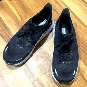 Hoka Clifton 8.  Men’s size 13.​​